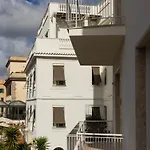 Zaccardi 4*